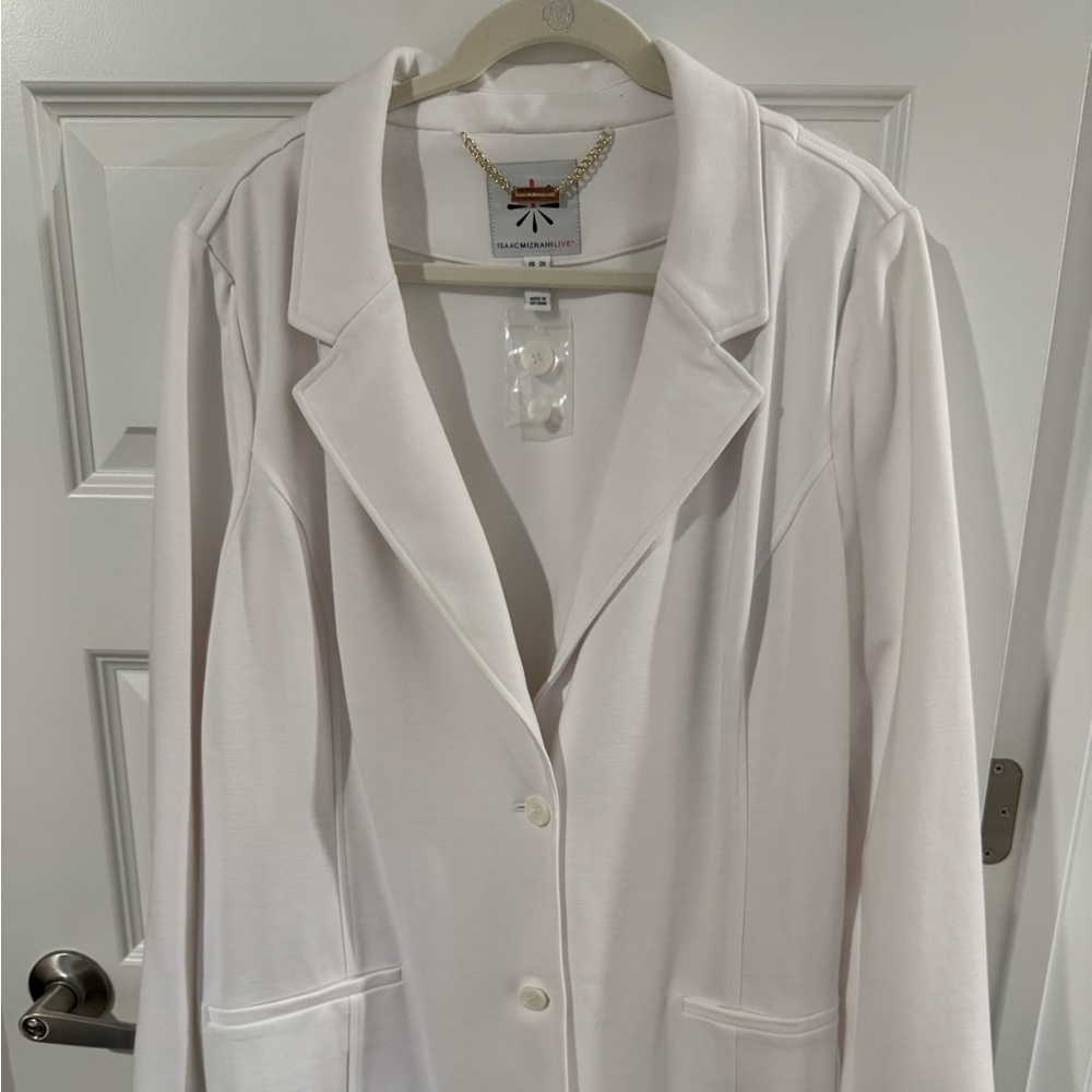 Isaac Mizrahi live Elegant Cream Blazer 2X